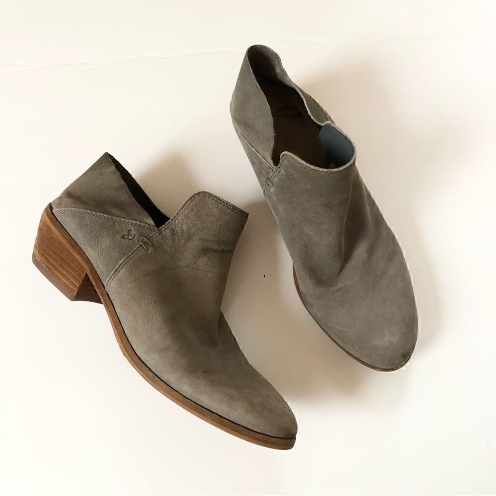 Sam Edelman soft grey leather slip on ankle boots booties size 6.5